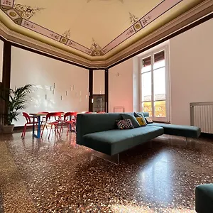  Hotel Frame Italien